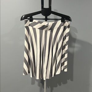 NY&CO Gray and White Striped Skater Skirt